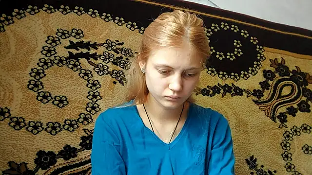 Snapshot of LunaLaday chatting on 06-01-26, 03:30 LunaLaday online show from 06-01-26, 03:30