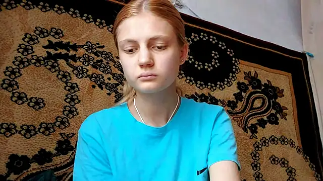 Snapshot of LunaLaday chatting on 06-17-26, 02:58 LunaLaday online show from 06-17-26, 02:58