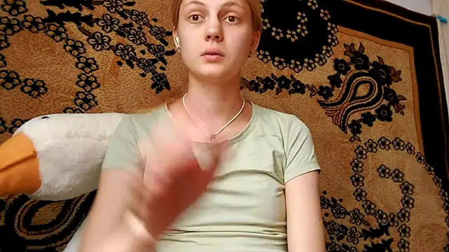Snapshot of LunaLaday chatting on 06-22-26, 03:25 LunaLaday online show from 06-22-26, 03:25