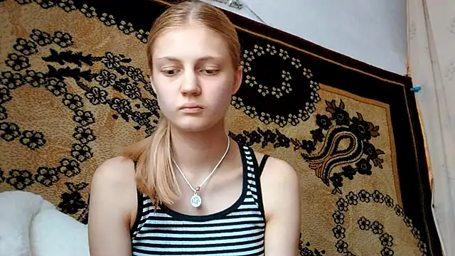 Snapshot of LunaLaday chatting on 06-29-26, 03:02 LunaLaday online show from 06-29-26, 03:02