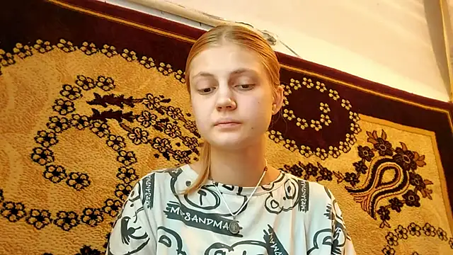 Snapshot of LunaLaday chatting on 07-01-26, 02:57 LunaLaday online show from 07-01-26, 02:57