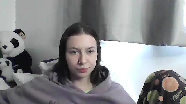 Snapshot of JuicyErika chatting on 04-27-26, 05:00 JuicyErika online show from 04-27-26, 05:00