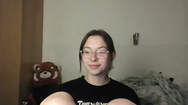 Snapshot of JuicyErika chatting on 05-22-26, 10:37 JuicyErika online show from 05-22-26, 10:37