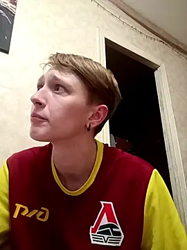  LindaMiller  online show from 05-10-26, 06:24