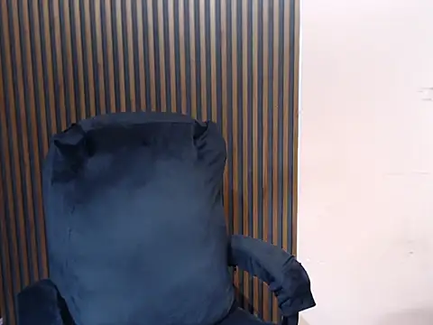 MissOffice  online show from 05-28-26, 01:19