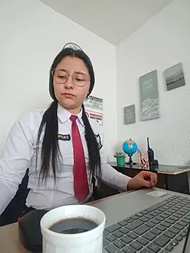 Snapshot of Queen_linda1 chatting on 05-11-26, 12:22 Queen linda1 online show from 05-11-26, 12:22