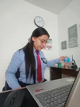 Snapshot of Queen_linda1 chatting on 05-16-26, 01:10 Queen linda1 online show from 05-16-26, 01:10