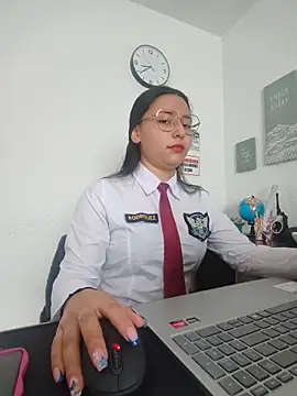 Snapshot of Queen_linda1 chatting on 05-26-26, 01:40 Queen linda1 online show from 05-26-26, 01:40