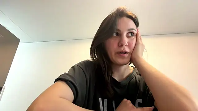 www Lily13 online show from 04-24-26, 05:43