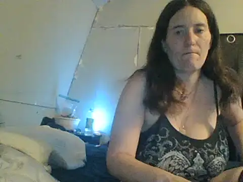 Snapshot of Mini83 chatting on 05-14-26, 06:58 Mini83 online show from 05-14-26, 06:58