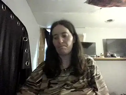 Snapshot of Mini83 chatting on 06-05-26, 04:56 Mini83 online show from 06-05-26, 04:56