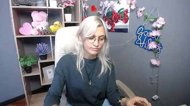 Snapshot of RubyDaviss chatting on 05-28-26, 12:13 RubyDaviss online show from 05-28-26, 12:13