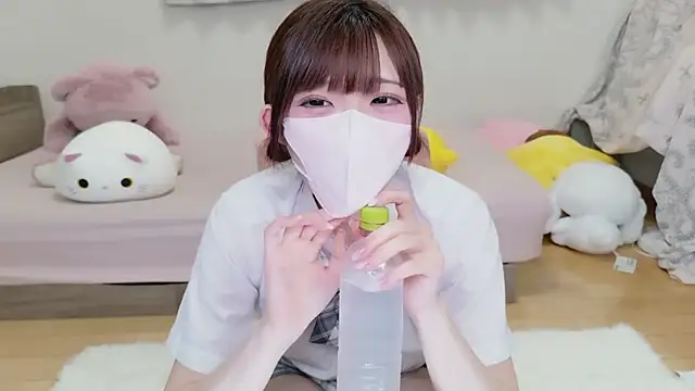 hiyo0001 online show from 06-25-26, 04:00