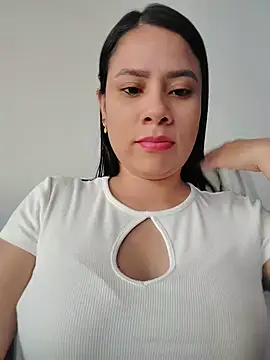 Snapshot of Nicol_Alvarez1 chatting on 06-18-26, 09:52 Nicol Alvarez1 online show from 06-18-26, 09:52