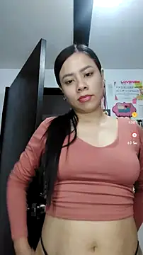 Snapshot of Nicol_Alvarez1 chatting on 07-17-26, 01:01 Nicol Alvarez1 online show from 07-17-26, 01:01