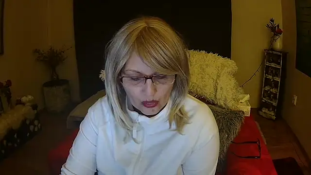 Divineblond online show from 02-20-25, 08:36