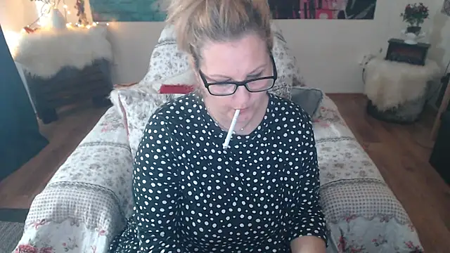 Divineblond online show from 03-21-25, 01:45