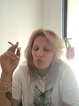 Divineblond online show from 09-23-25, 12:30