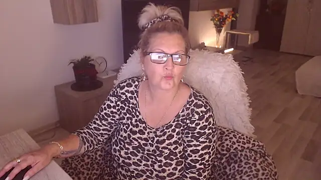 Divineblond online show from 10-16-25, 10:55