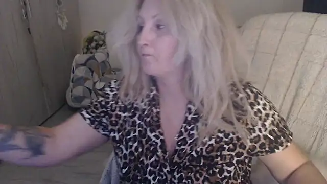 Divineblond online show from 03-06-26, 05:53