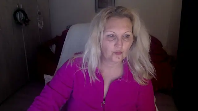 Divineblond online show from 03-26-26, 08:58