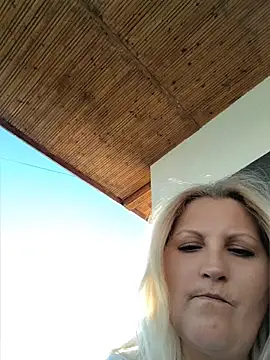 Divineblond online show from 05-26-26, 04:47