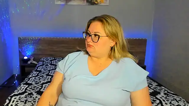 Snapshot of IrenRori chatting on 05-25-26, 06:19 IrenRori online show from 05-25-26, 06:19