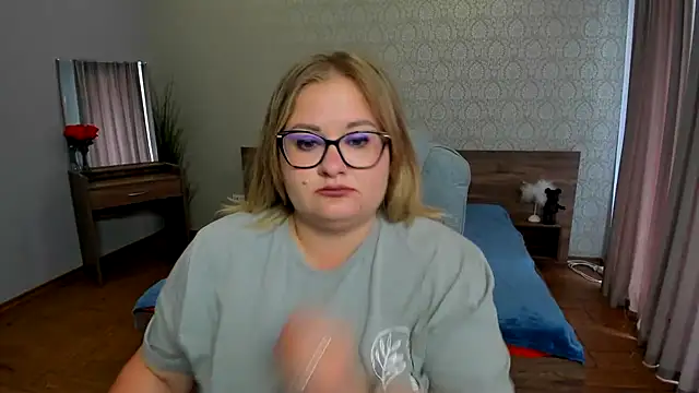 Snapshot of IrenRori chatting on 07-13-26, 06:05 IrenRori online show from 07-13-26, 06:05