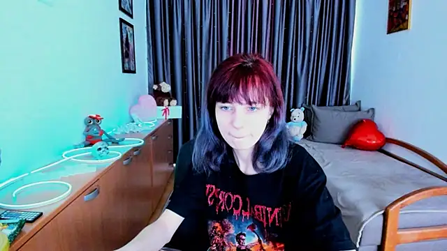Snapshot of MiniLysii chatting on 06-06-26, 05:34 MiniLysii online show from 06-06-26, 05:34