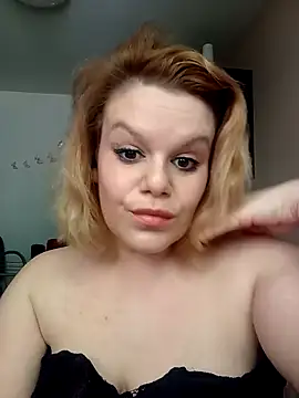 Maryquenn online show from 05-14-26, 10:33
