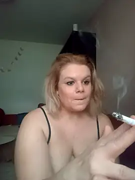 Maryquenn online show from 06-22-26, 04:37