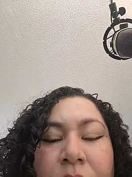 Snapshot of MissBronte chatting on 07-18-26, 04:33 MissBronte online show from 07-18-26, 04:33