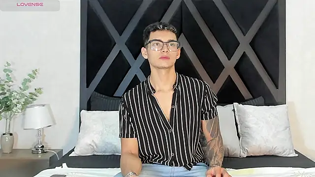 Alan Salazar online show from 05-22-26, 05:40