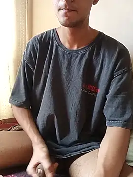 Snapshot of skinny_raj chatting on 06-19-26, 09:02 skinny raj online show from 06-19-26, 09:02