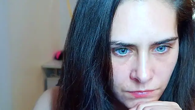 khalessi13 online show from 04-26-26, 09:34