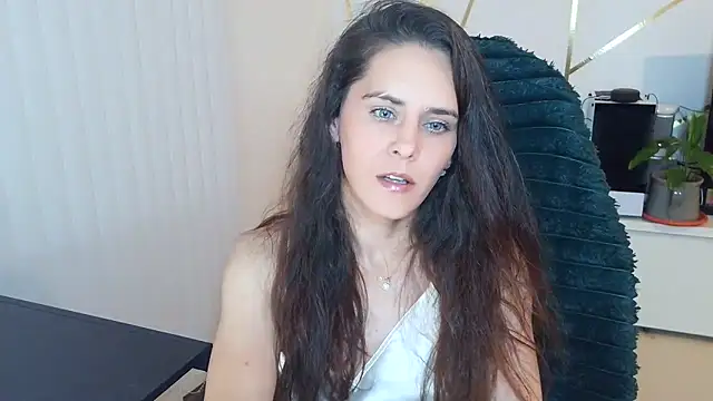 khalessi13 online show from 06-05-26, 10:26