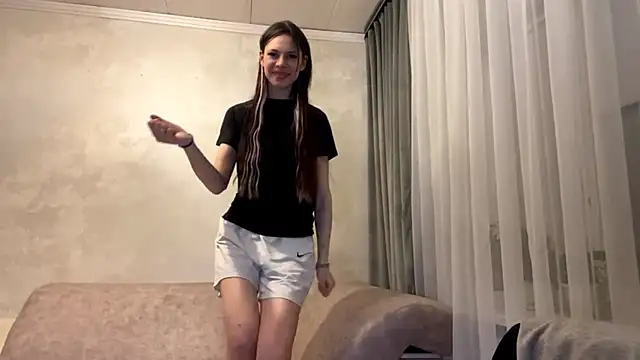 Snapshot of TuZezima chatting on 04-27-26, 07:12 TuZezima online show from 04-27-26, 07:12
