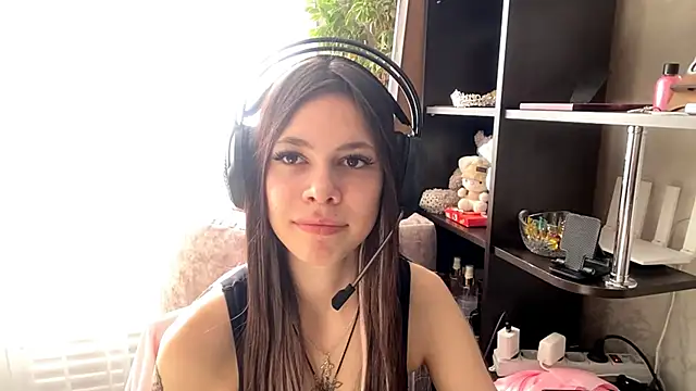 Snapshot of TuZezima chatting on 05-02-26, 03:28 TuZezima online show from 05-02-26, 03:28