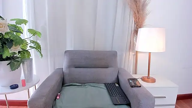 Snapshot of RachelArias chatting on 05-20-26, 12:22 RachelArias online show from 05-20-26, 12:22