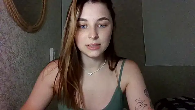 Snapshot of Touch_And_Run chatting on 07-18-26, 01:48 Touch And Run online show from 07-18-26, 01:48