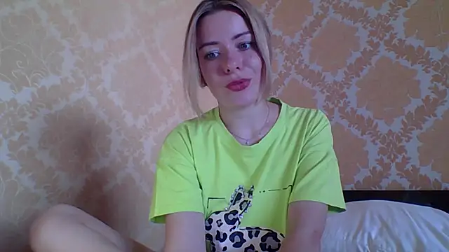 Snapshot of Softy_Aura_ chatting on 06-30-26, 01:23 Softy Aura online show from 06-30-26, 01:23