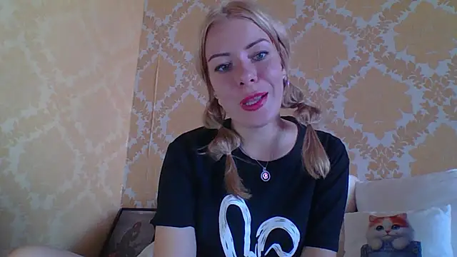 Snapshot of Softy_Aura_ chatting on 07-27-26, 02:57 Softy Aura online show from 07-27-26, 02:57