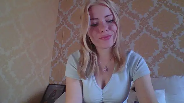 Snapshot of Softy_Aura_ chatting on 07-28-26, 02:13 Softy Aura online show from 07-28-26, 02:13
