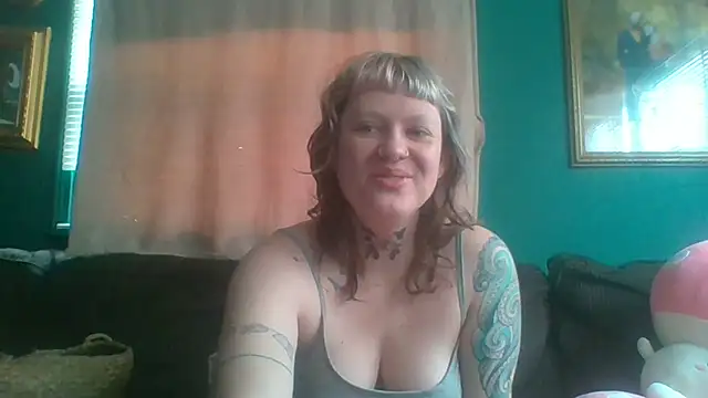 RosieSwitchBitch online show from 05-11-26, 01:17