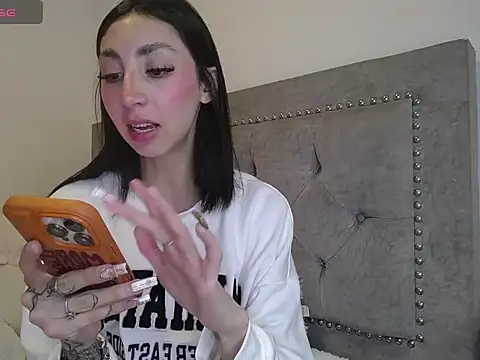 Nicoleee  28 online show from 05-22-26, 03:02