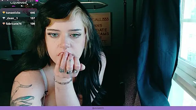 uluvcalli333 online show from 07-21-26, 07:38