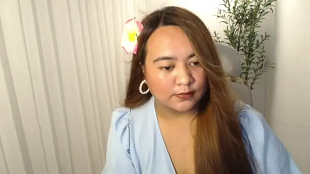 Snapshot of Czarinna chatting on 06-11-26, 11:25 Czarinna online show from 06-11-26, 11:25