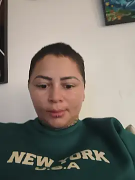 Snapshot of romina23 chatting on 06-08-26, 09:04 romina23 online show from 06-08-26, 09:04