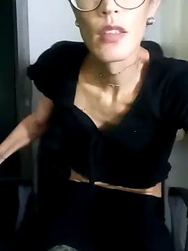 DelicadaSeduz online show from 04-27-26, 01:14