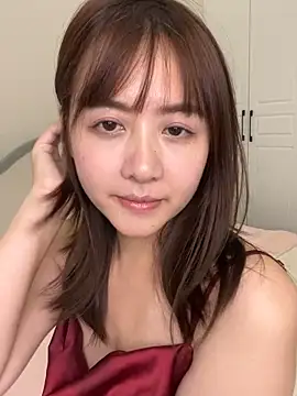 Snapshot of Yang_127 chatting on 06-28-26, 12:00 Yang 127 online show from 06-28-26, 12:00